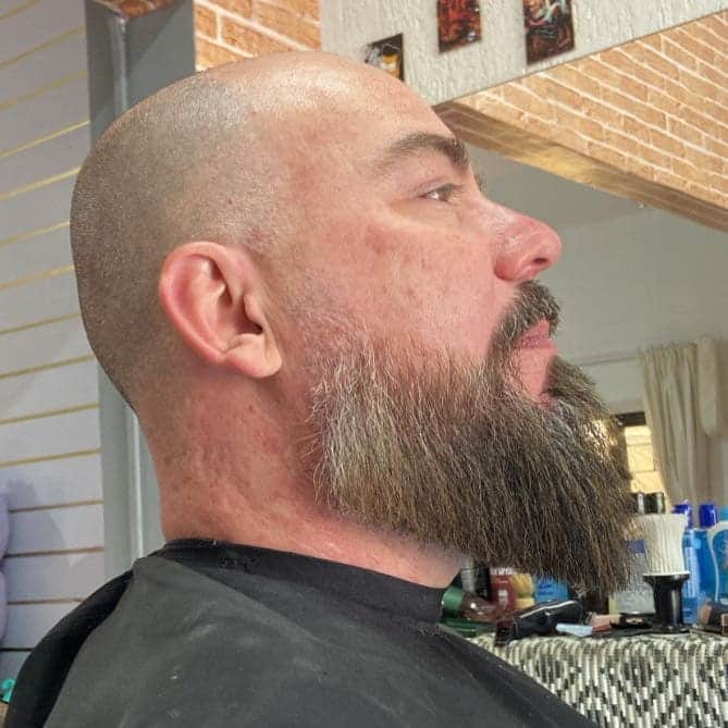 Acabamento da Barba na Dom Elii Barbershop, Curitiba