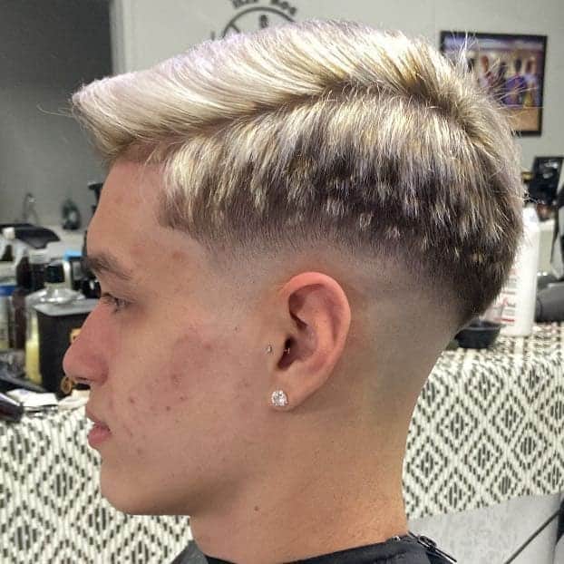 Luzes na Dom Elii Barbershop, Curitiba